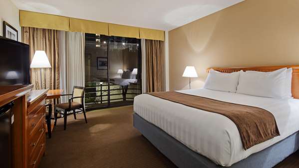  - Best Western Plus Bayside Inn San Diego - I-5, Exits 16B & 17