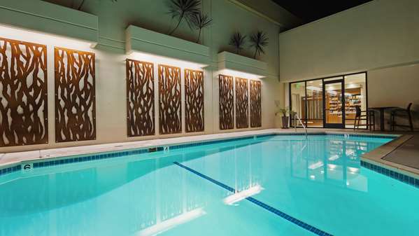 Pool - Best Western Plus Bayside Inn San Diego - I-5, Exits 16B & 17