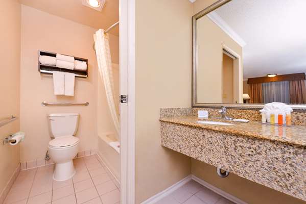  - Best Western Courtesy Inn Anaheim - I-5, Exit 110