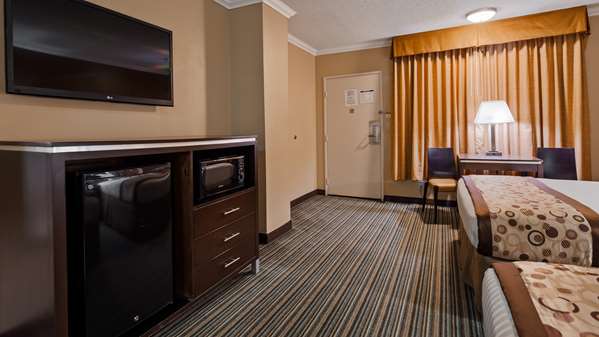  - Best Western Courtesy Inn Anaheim - I-5, Exit 110