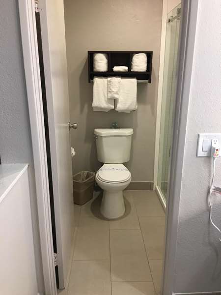  - Best Western Courtesy Inn Anaheim - I-5, Exit 110