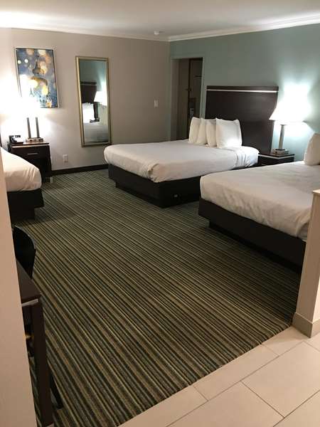  - Best Western Courtesy Inn Anaheim - I-5, Exit 110