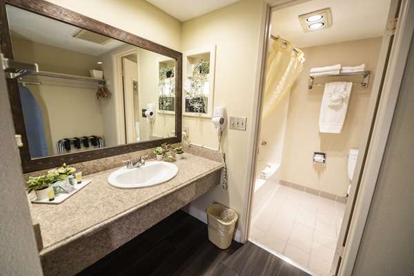 Suite - Best Western Westminster Inn - I-405, Exit 19