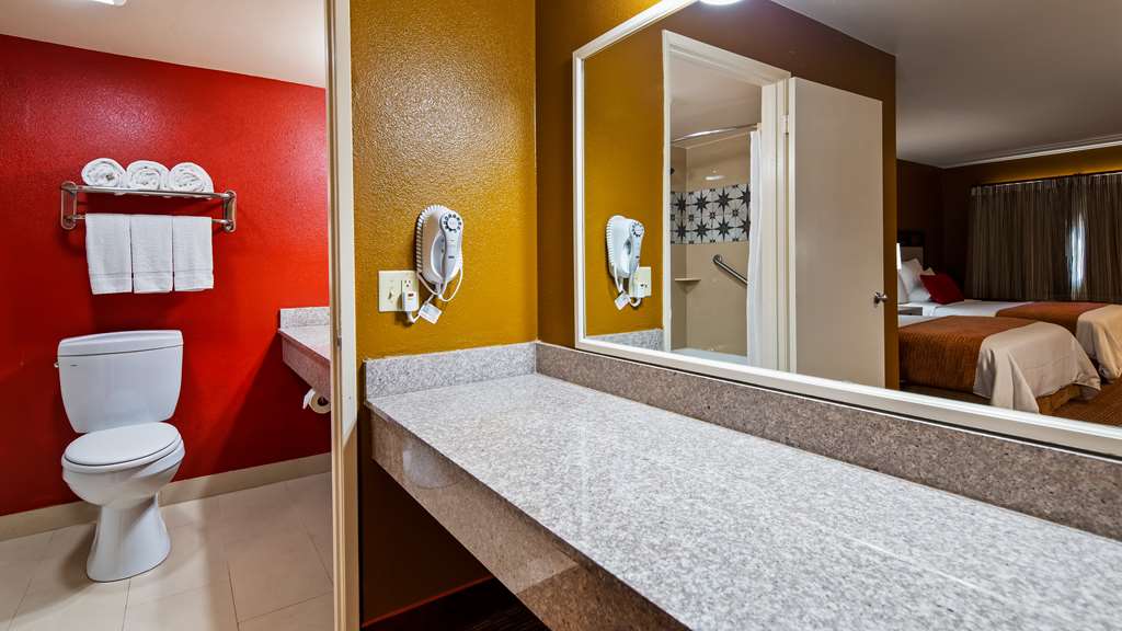 SureStay by Best Western Camarillo-guestroom-Guest Room,Bathroom,On-Site.jpg