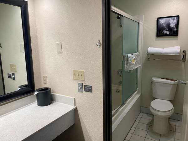  - Best Western Plus Inn of Hayward - I-880, Exit 29