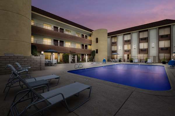 Exterior view - Best Western Norwalk Inn - I-605, Exit 10