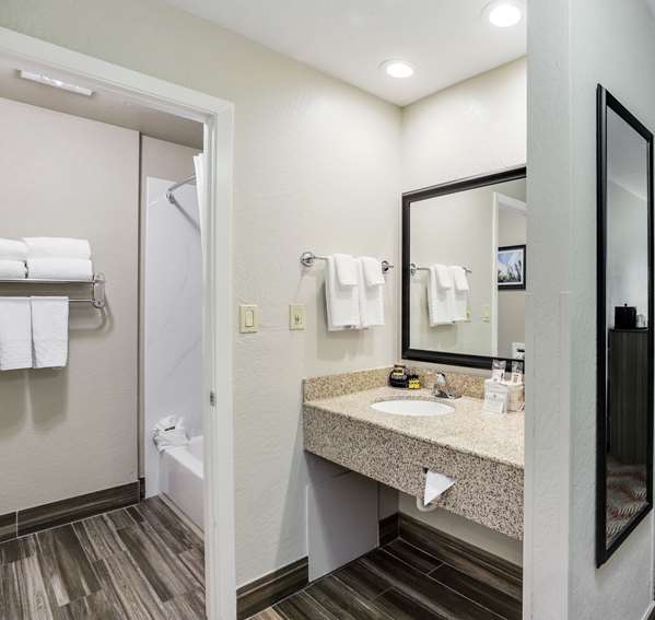  - Best Western Plus Sonora Oaks Hotel & Conference Center