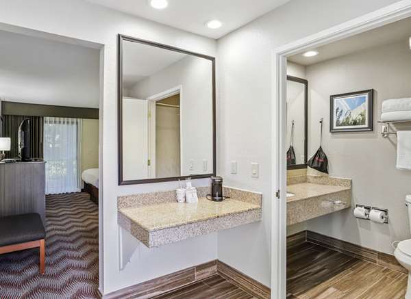  - Best Western Plus Sonora Oaks Hotel & Conference Center