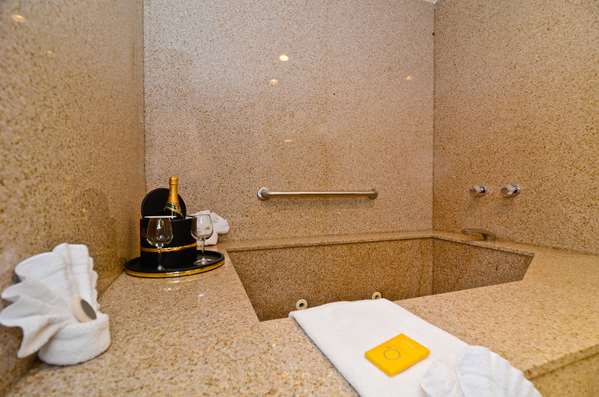  - Best Western Plus Newport Mesa Inn Costa Mesa