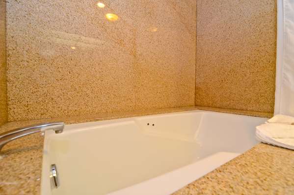  - Best Western Plus Newport Mesa Inn Costa Mesa