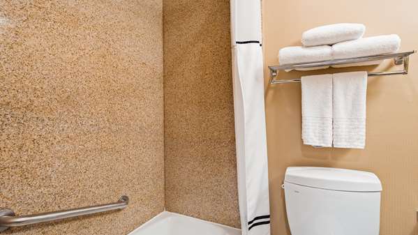  - Best Western Plus Newport Mesa Inn Costa Mesa