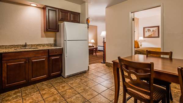 Suite - Best Western Plus Humboldt House Inn Garberville - US 101, Exit 639