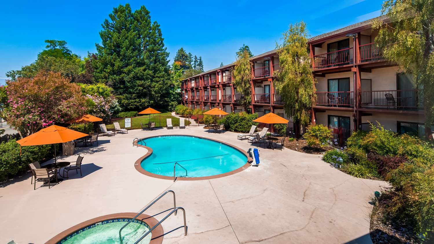 Best Western Plus Humboldt House Inn Garberville US 101, Exit 639, CA