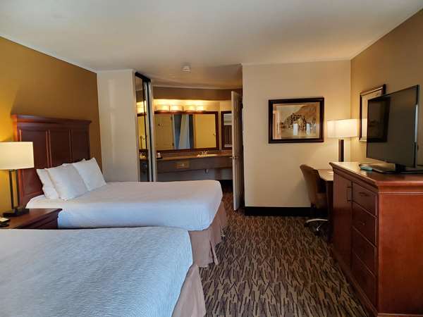  - Best Western Plus Humboldt House Inn Garberville - US 101, Exit 639