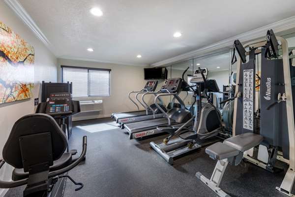 Fitness/ Exercise Room - Best Western Town & Country Lodge Tulare - CA 99, Exit 88