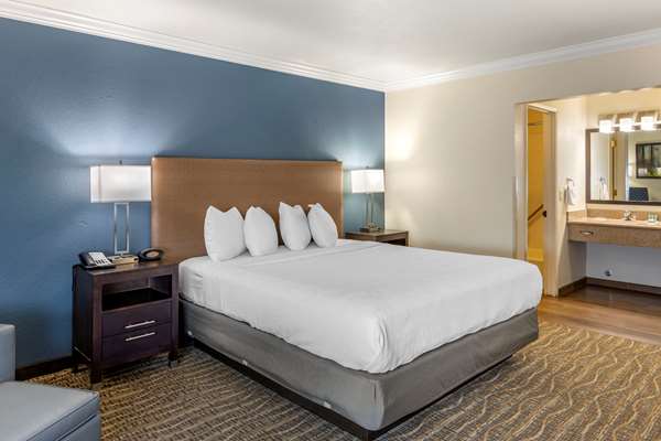  - Best Western Town & Country Lodge Tulare - CA 99, Exit 88