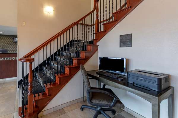  - Best Western Town & Country Lodge Tulare - CA 99, Exit 88