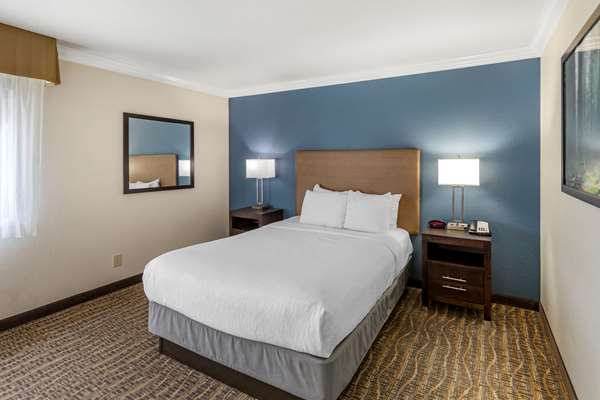  - Best Western Town & Country Lodge Tulare - CA 99, Exit 88