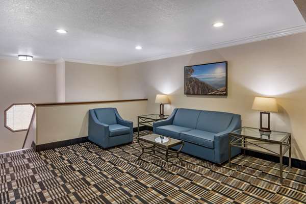  - Best Western Town & Country Lodge Tulare - CA 99, Exit 88