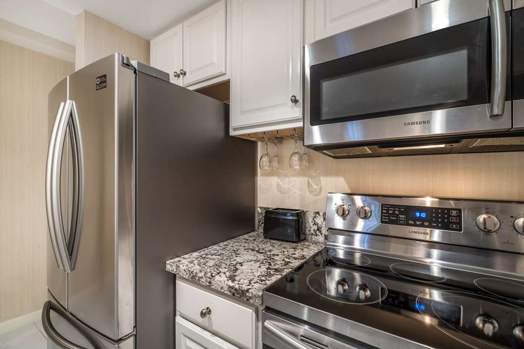 Best Western Plus Carpinteria Inn-guestroom-Guest Room,Guest Room Amenity,Kitchen/Kitchenette,Suite,On-Site.jpg
