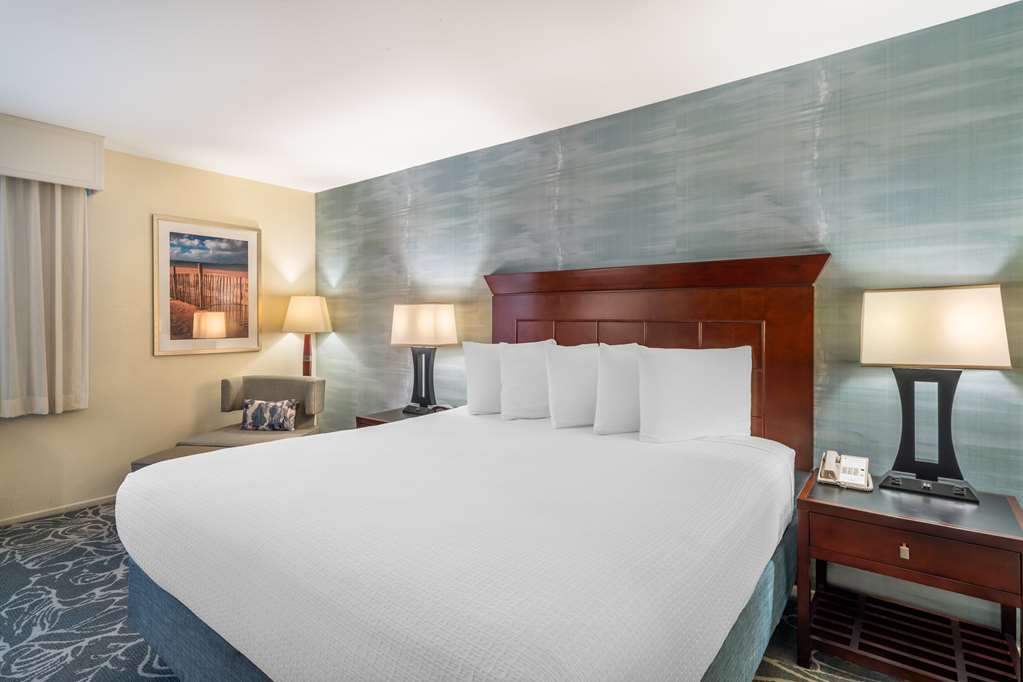 Best Western Plus Carpinteria Inn-guestroom-Guest Room,On-Site.jpg