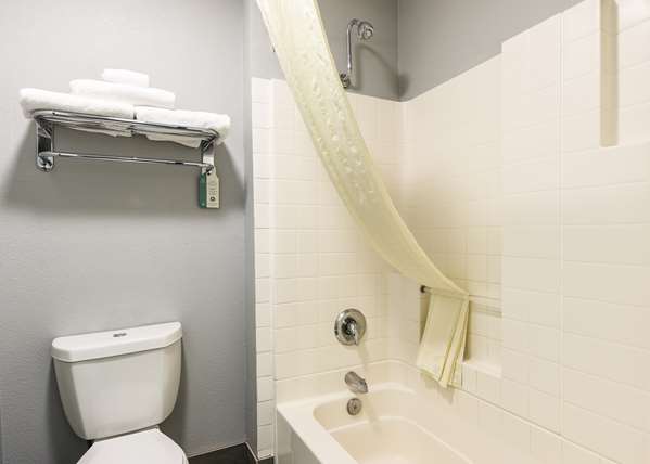  - Best Western Desert Villa Inn Barstow - I-40, Exit 1