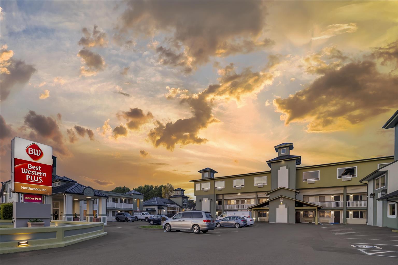 Best Western Plus Northwoods Inn