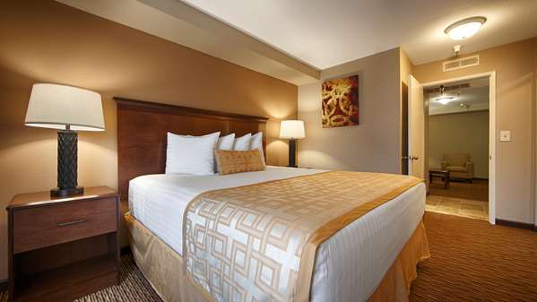 Suite - Best Western Pasadena Royale Hotel - I-210, Exit 30