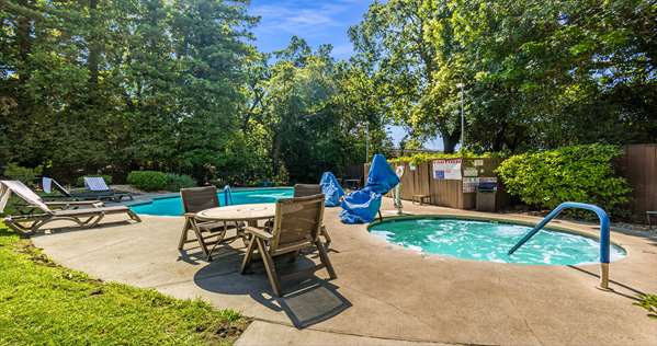 Pool - Best Western Heritage Inn Chico