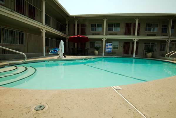 Pool - Best Western Hanford Inn