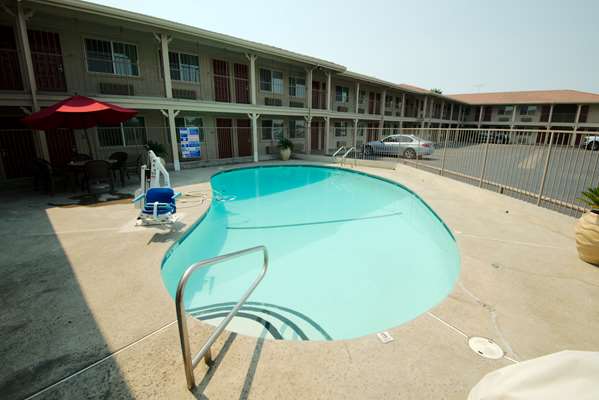 Pool - Best Western Hanford Inn