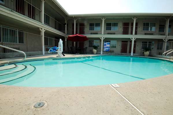 Pool - Best Western Hanford Inn