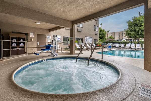 Pool - Best Western Plus Park Place Inn & Mini Suites - I-5, Exit 110
