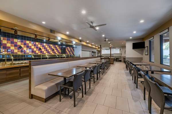 Restaurant - Best Western Plus Park Place Inn & Mini Suites - I-5, Exit 110