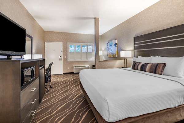  - Best Western Plus Park Place Inn & Mini Suites - I-5, Exit 110