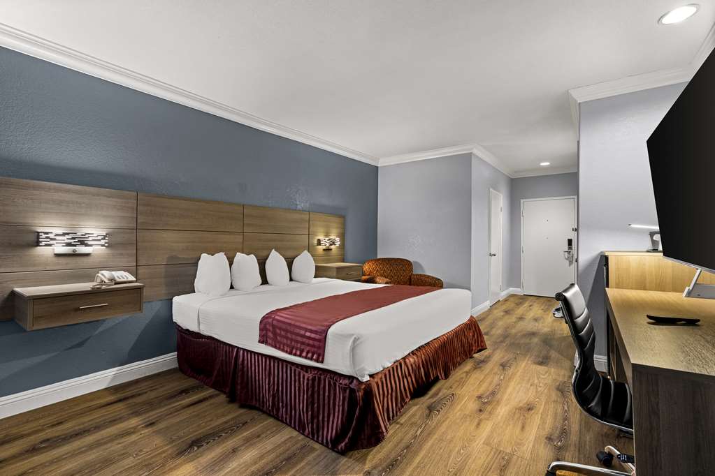 Best Western Moreno Hotel & Suites-guestroom-Guest Room,On-Site.jpg