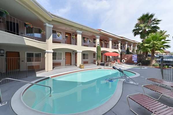Pool - Best Western Santee Lodge