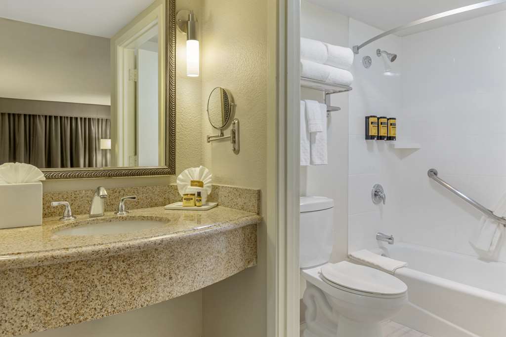 Best Western Plus Executive Inn-guestroom-Guest Room,Bathroom,On-Site.jpg