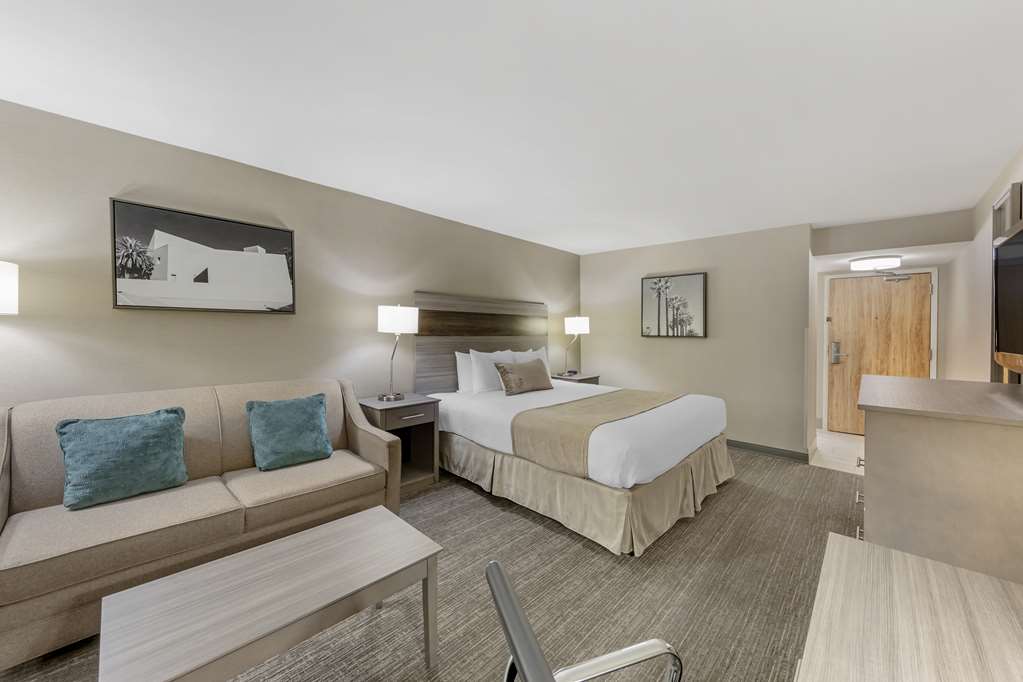 Best Western Plus Executive Inn-guestroom-Guest Room,On-Site.jpg