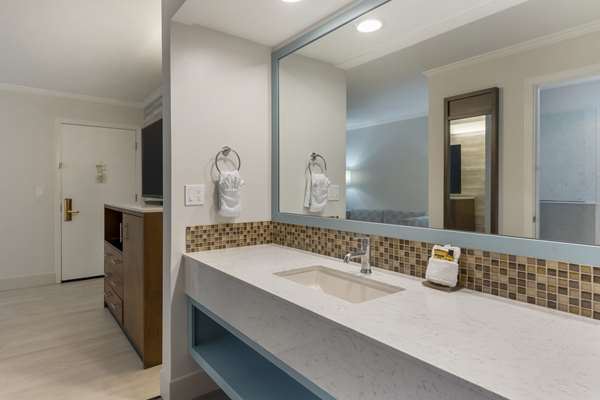  - Best Western Plus All Suite Inn Santa Cruz