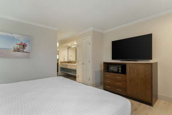  - Best Western Plus All Suite Inn Santa Cruz