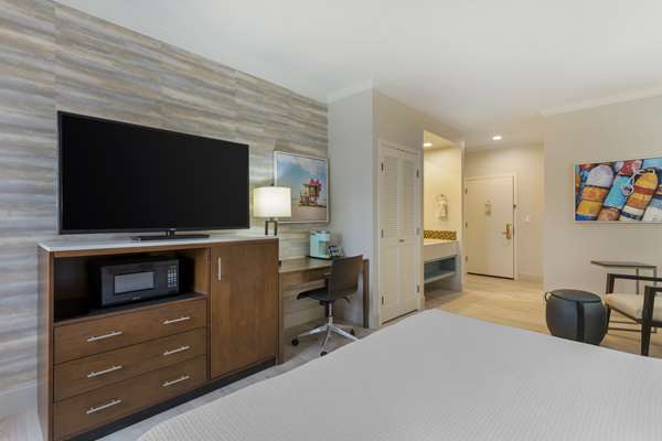 - Best Western Plus All Suite Inn Santa Cruz