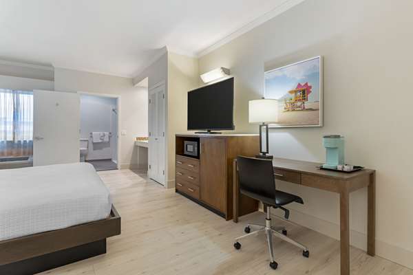  - Best Western Plus All Suite Inn Santa Cruz