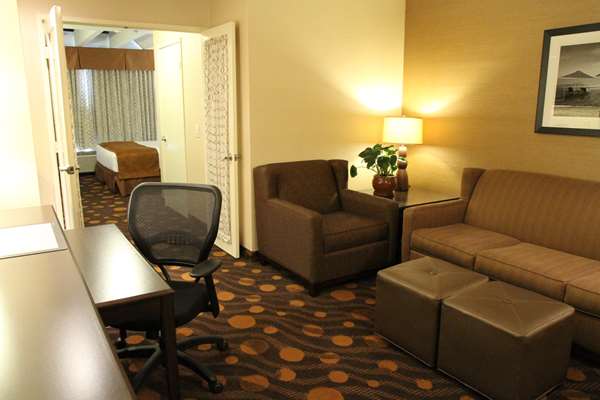 Suite - Best Western Plus Suites Hotel Coronado Island