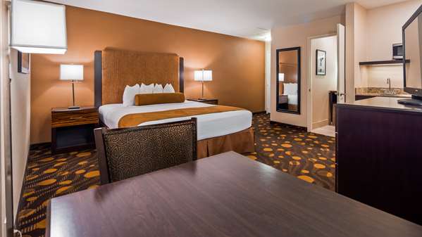  - Best Western Plus Suites Hotel Coronado Island