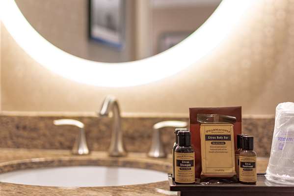  - Best Western Plus Suites Hotel Coronado Island