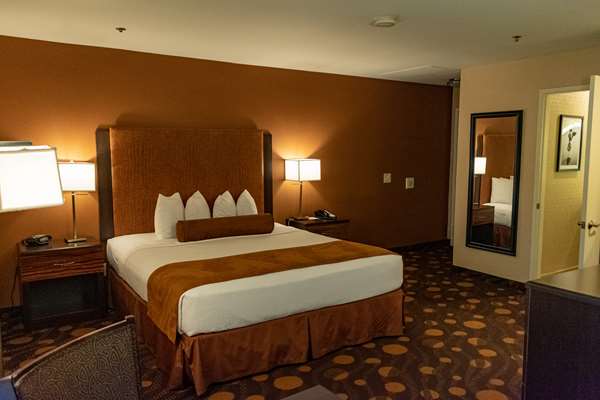  - Best Western Plus Suites Hotel Coronado Island