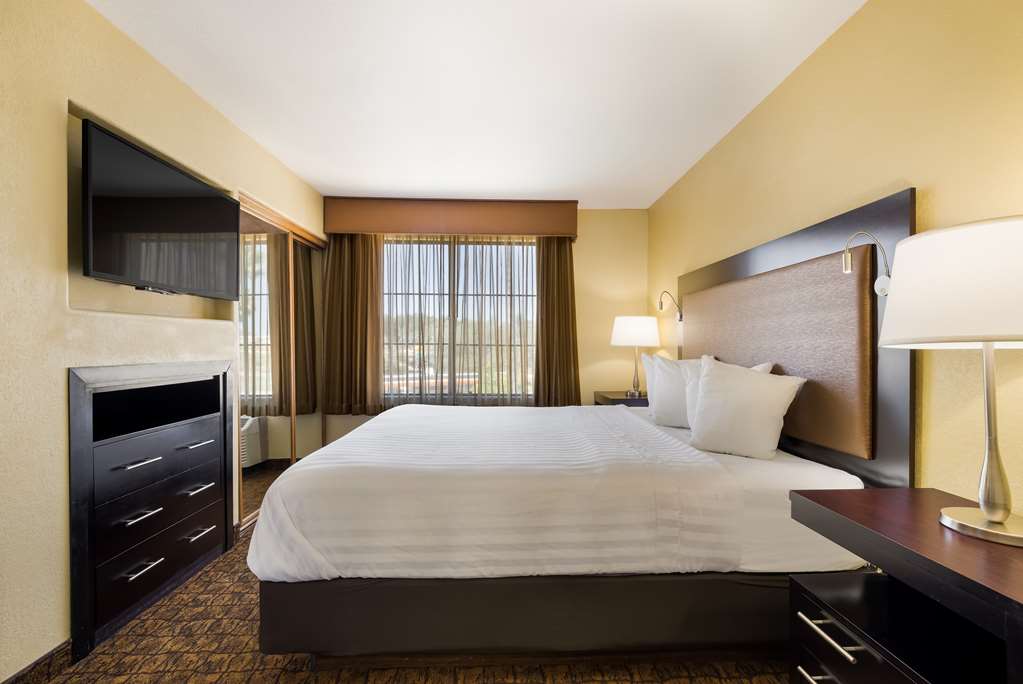 Best Western Escondido Hotel-guestroom-Guest Room,On-Site.jpg