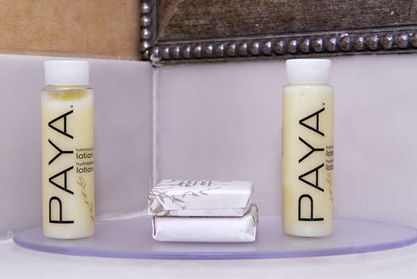  - Best Western Hollywood Plaza Inn