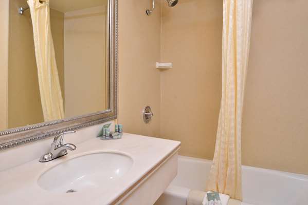  - Best Western Hollywood Plaza Inn